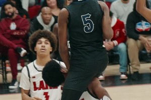 还能进NBA吗？布莱斯曾尝试隔扣失败！老詹在场边都没眼看